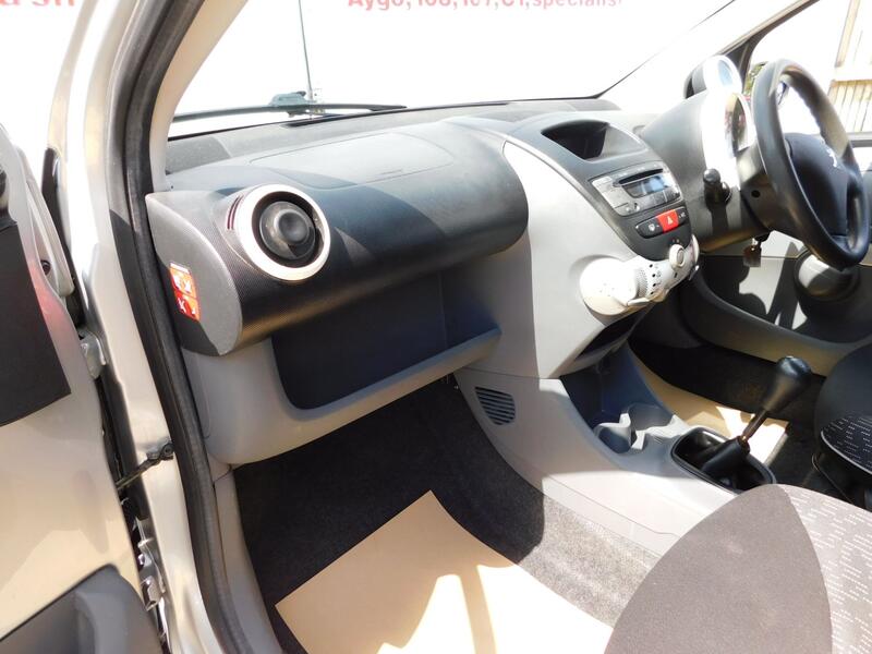 PEUGEOT 107