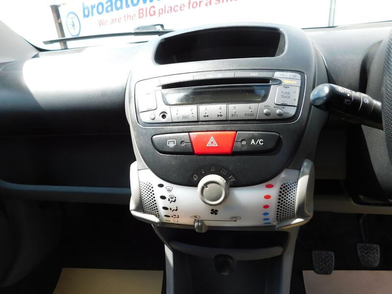 PEUGEOT 107