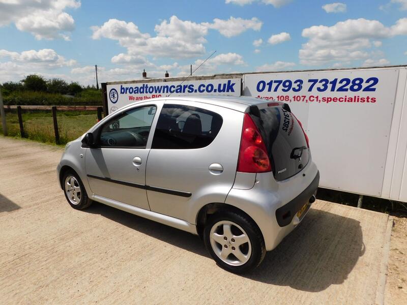 PEUGEOT 107