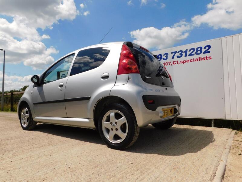 PEUGEOT 107