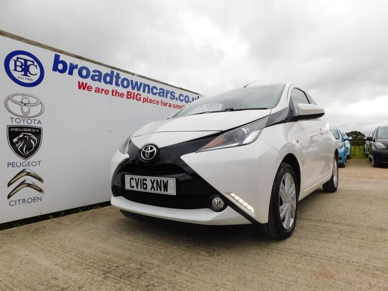 View TOYOTA AYGO 1.0 VVT-i x-pression