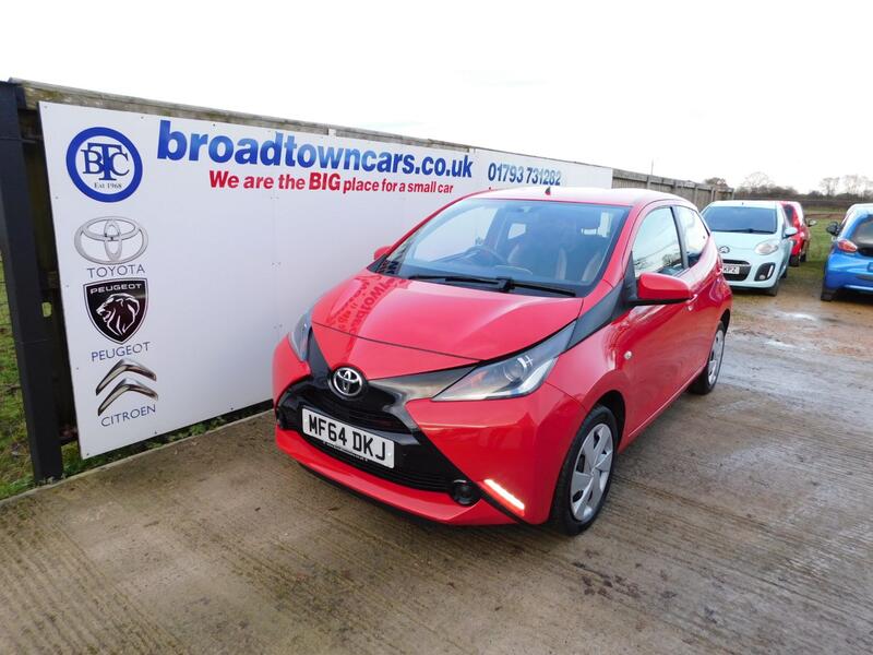 View TOYOTA AYGO 1.0 VVT-i x-play