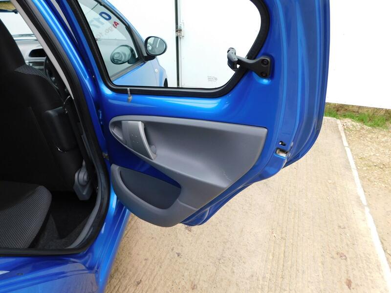 TOYOTA AYGO