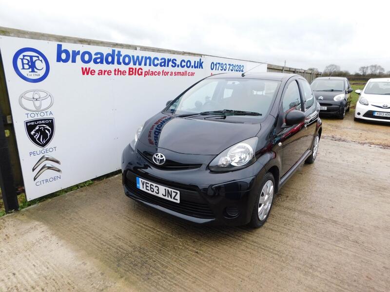 View TOYOTA AYGO 1.0 VVT-i Move Automatic