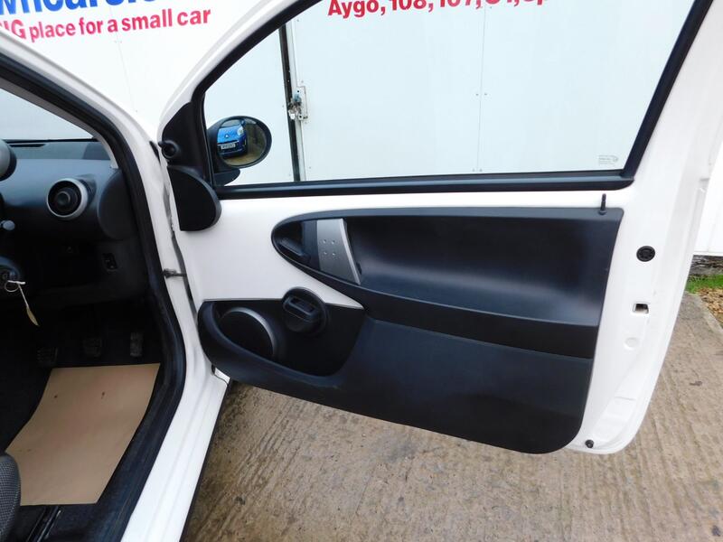 TOYOTA AYGO