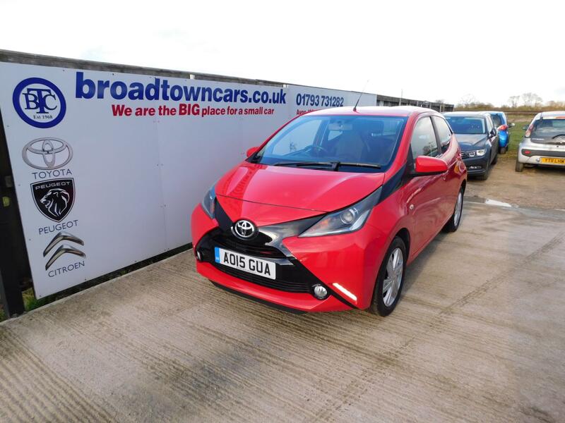 View TOYOTA AYGO 1.0 VVT-i x-pression