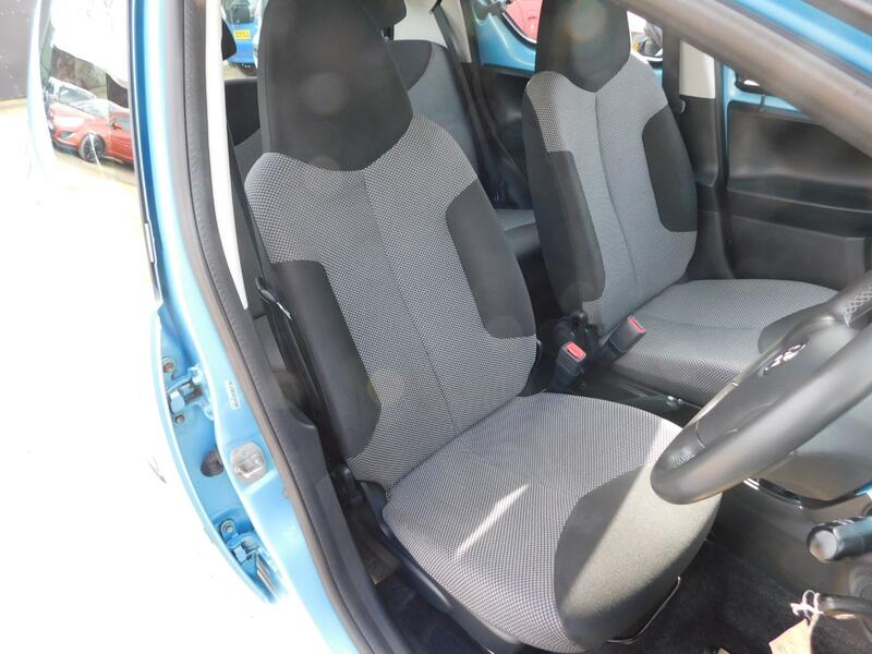 TOYOTA AYGO
