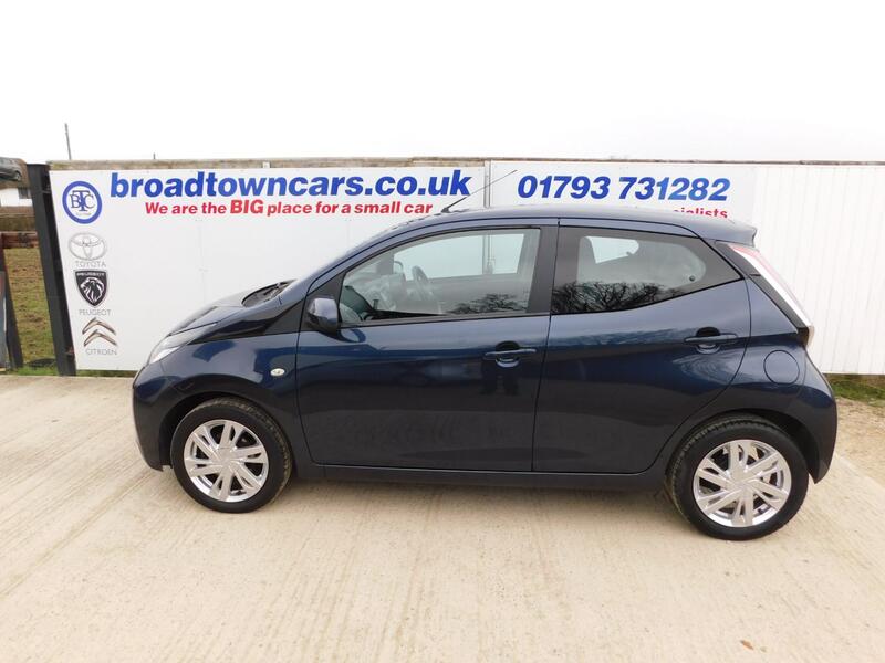 View TOYOTA AYGO 1.0 VVT-i x-pression