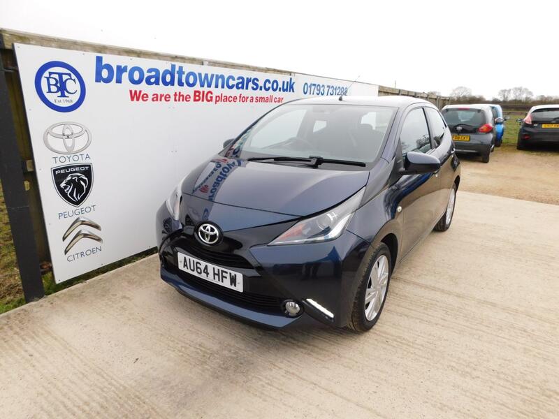View TOYOTA AYGO 1.0 VVT-i x-pression