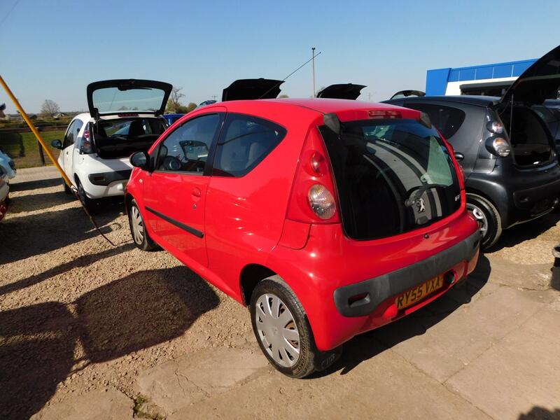 View PEUGEOT 107 1.0 12V Urban