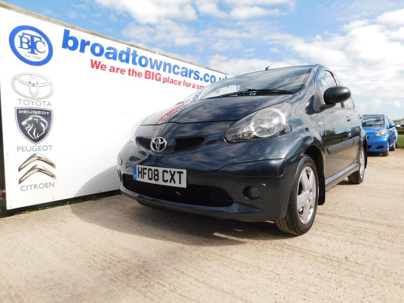 View TOYOTA AYGO 1.0 VVT-i +
