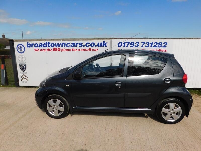 View TOYOTA AYGO 1.0 VVT-i +