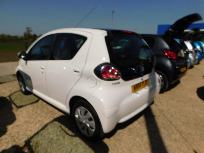 View TOYOTA AYGO 1.0 VVT-i Move