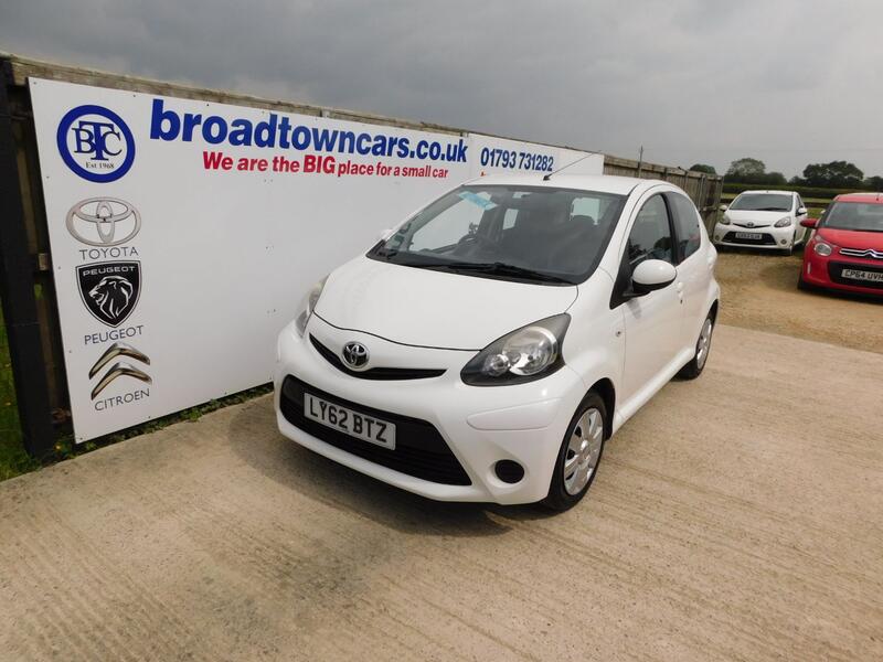 View TOYOTA AYGO 1.0 VVT-i Ice Automatic