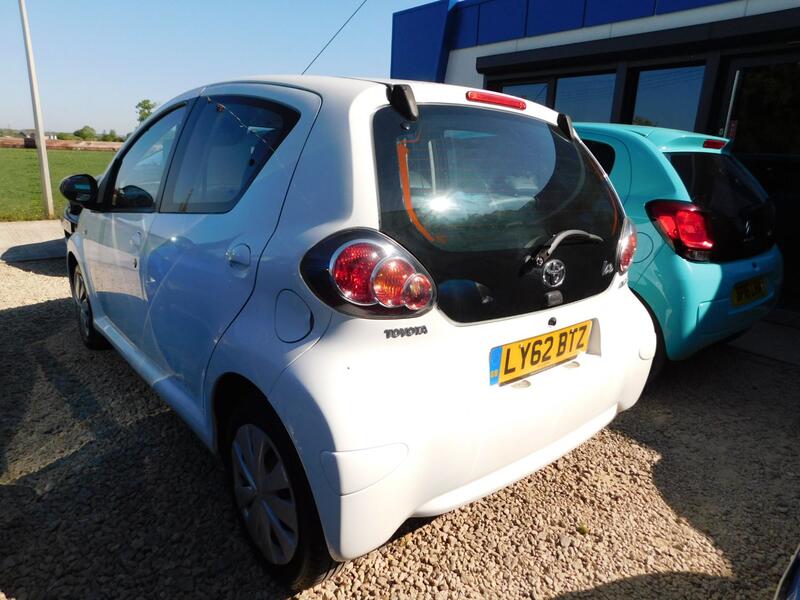 View TOYOTA AYGO 1.0 VVT-i Ice Automatic