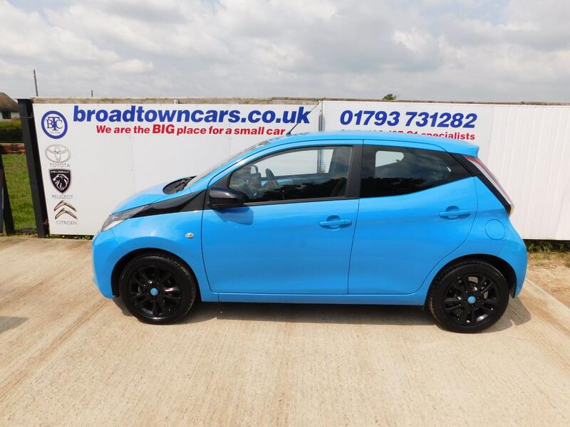 View TOYOTA AYGO 1.0 VVT-i x-cite