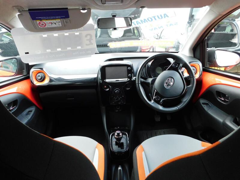 View TOYOTA AYGO 1.0 VVT-i x-cite Automatic