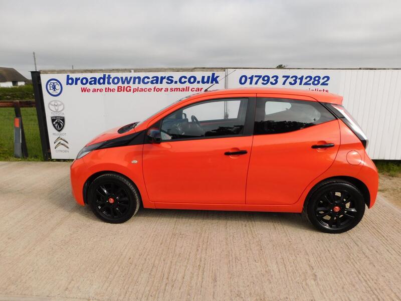 View TOYOTA AYGO 1.0 VVT-i x-cite Automatic