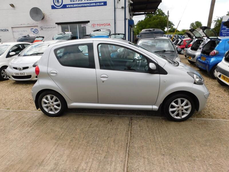 View TOYOTA AYGO 1.0 VVT-i Platinum