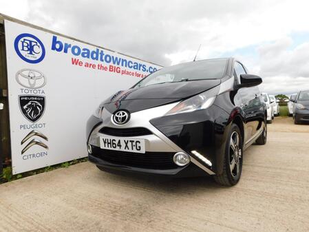 TOYOTA AYGO 1.0 VVT-i x-clusiv