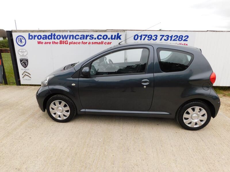 View TOYOTA AYGO 1.0 VVT-i +