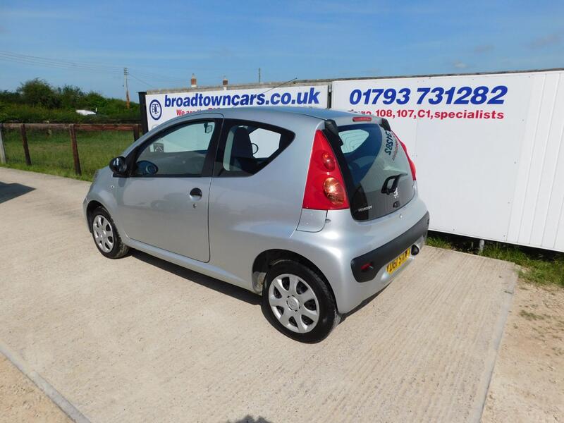PEUGEOT 107