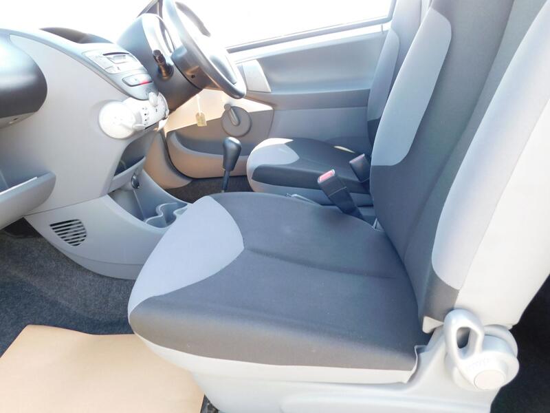 PEUGEOT 107
