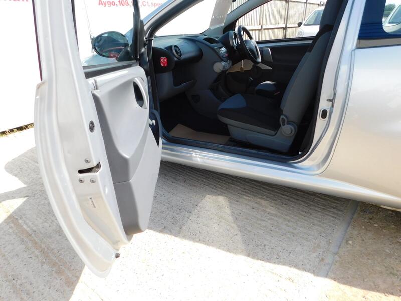 PEUGEOT 107