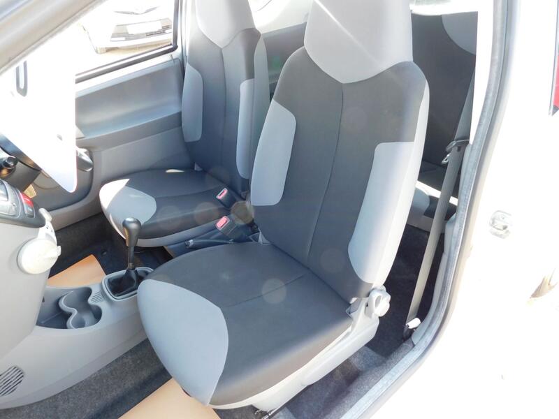 PEUGEOT 107