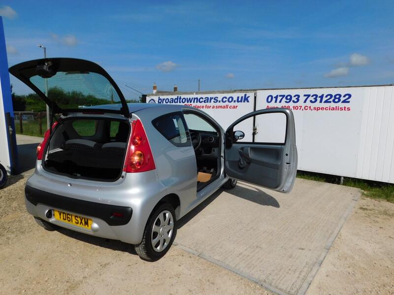 PEUGEOT 107