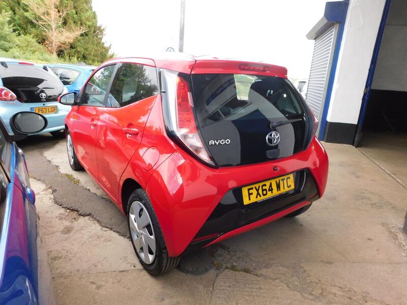 View TOYOTA AYGO 1.0 VVT-i x-play
