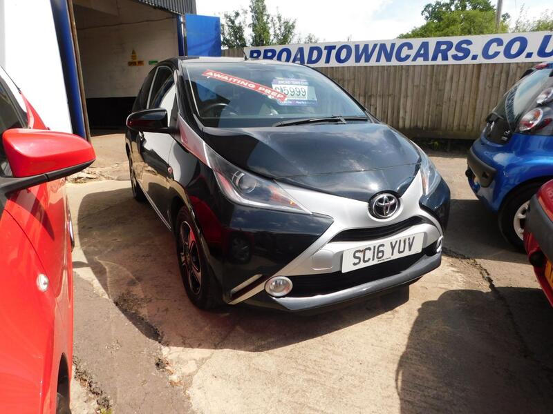 View TOYOTA AYGO 1.0 VVT-i x-clusiv
