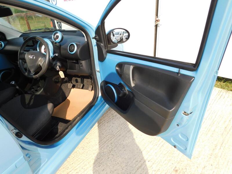 TOYOTA AYGO