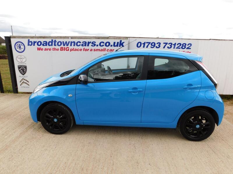 View TOYOTA AYGO 1.0 VVT-i x-cite