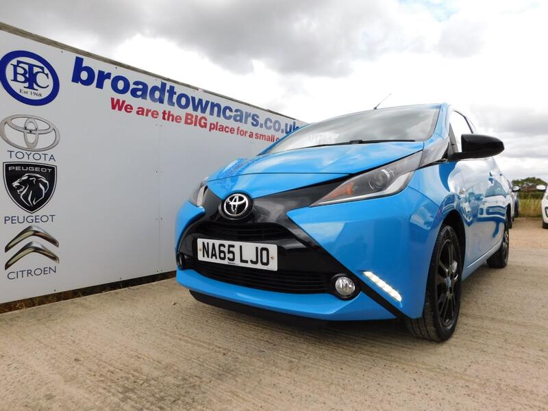 View TOYOTA AYGO 1.0 VVT-i x-cite