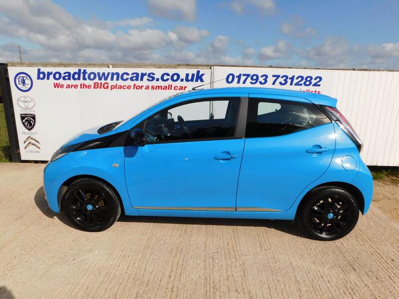 View TOYOTA AYGO 1.0 VVT-i x-cite