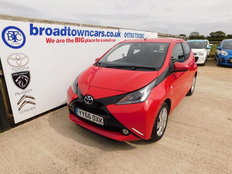 View TOYOTA AYGO 1.0 VVT-i x-pression