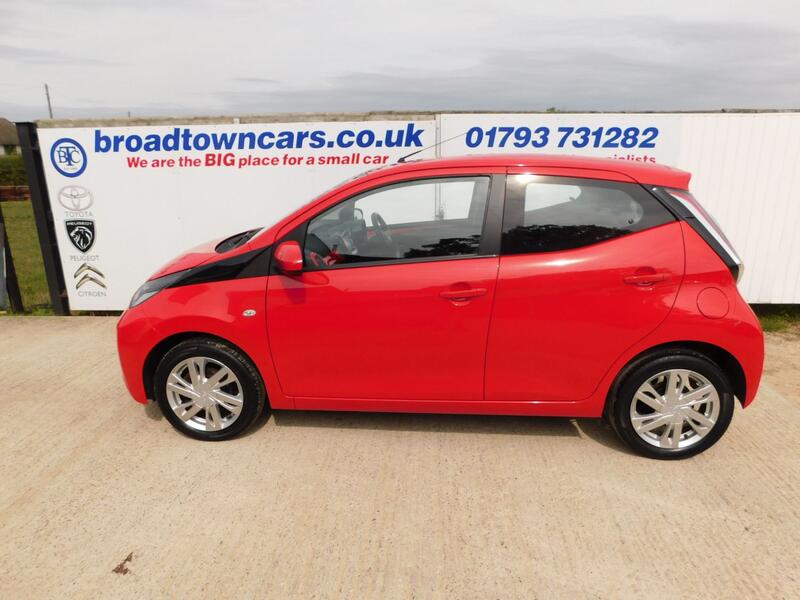 View TOYOTA AYGO 1.0 VVT-i x-pression