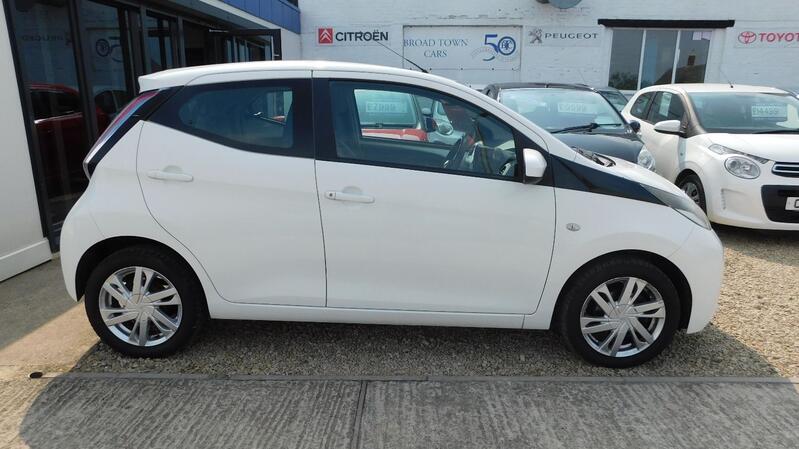 View TOYOTA AYGO 1.0 VVT-i x-pression