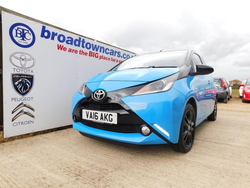 View TOYOTA AYGO 1.0 VVT-i x-cite