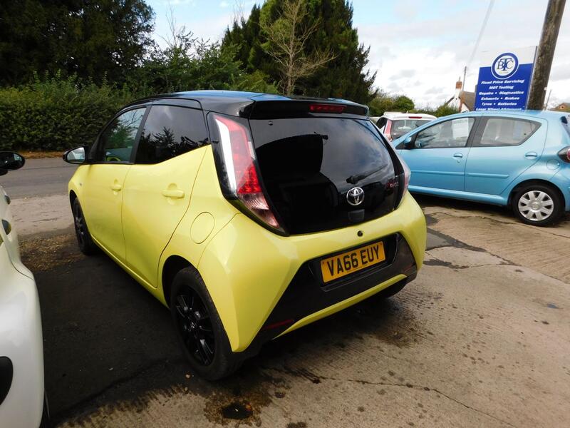 View TOYOTA AYGO 1.0 VVT-i x-cite 3 Yellow Bi-Tone