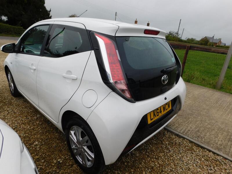 View TOYOTA AYGO 1.0 VVT-i x-pression