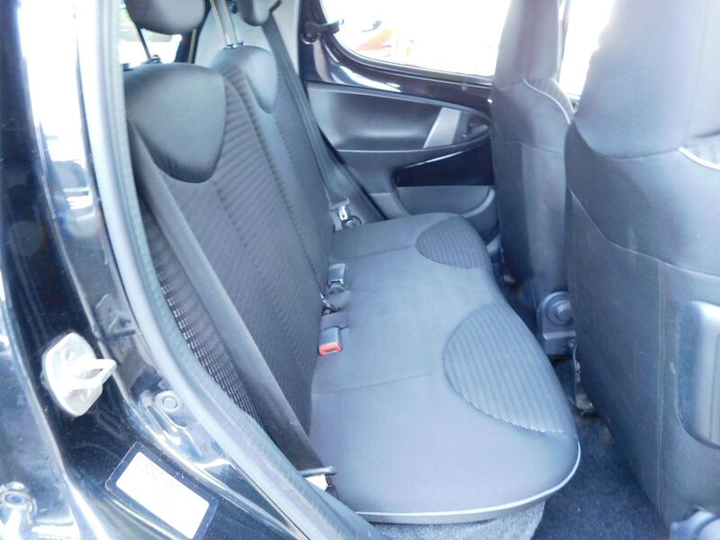 PEUGEOT 107