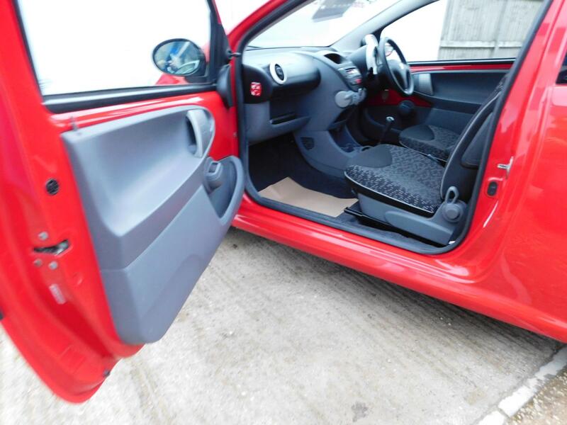 PEUGEOT 107