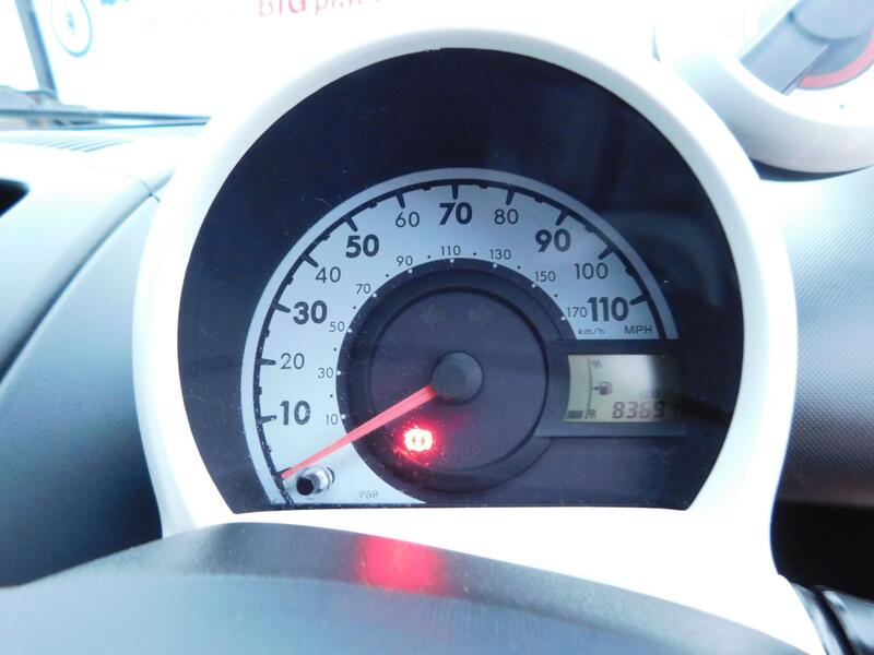 PEUGEOT 107
