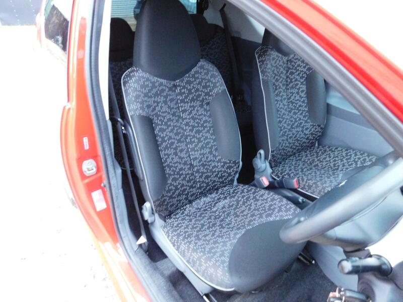 PEUGEOT 107