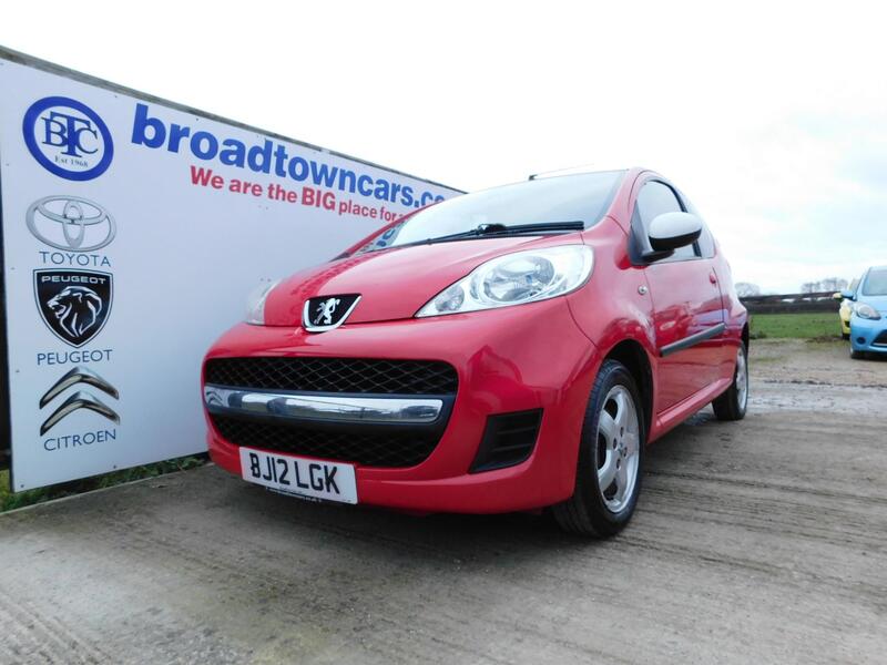 View PEUGEOT 107 1.0 12V Sportium